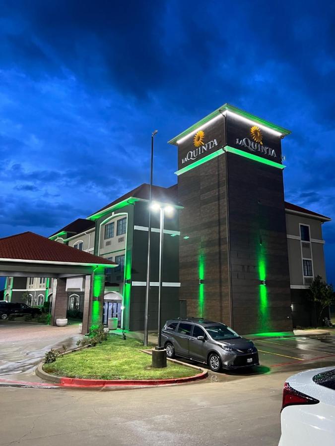 La Quinta By Wyndham Alvarado Exterior photo