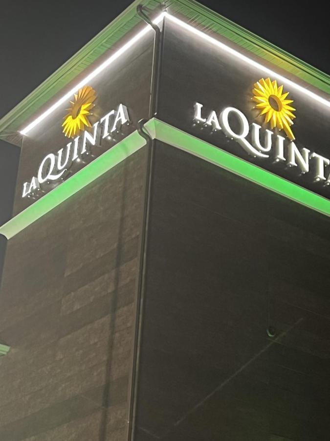 La Quinta By Wyndham Alvarado Exterior photo