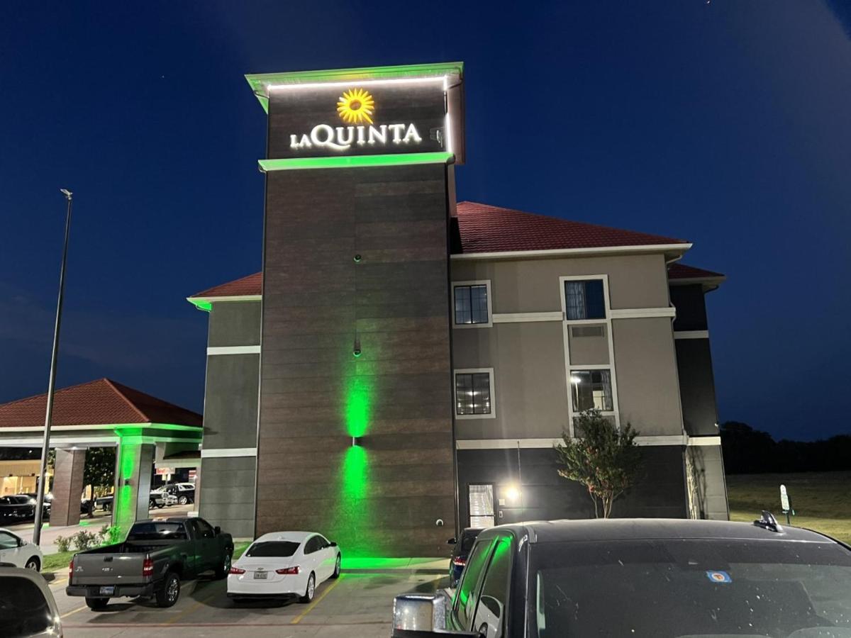 La Quinta By Wyndham Alvarado Exterior photo