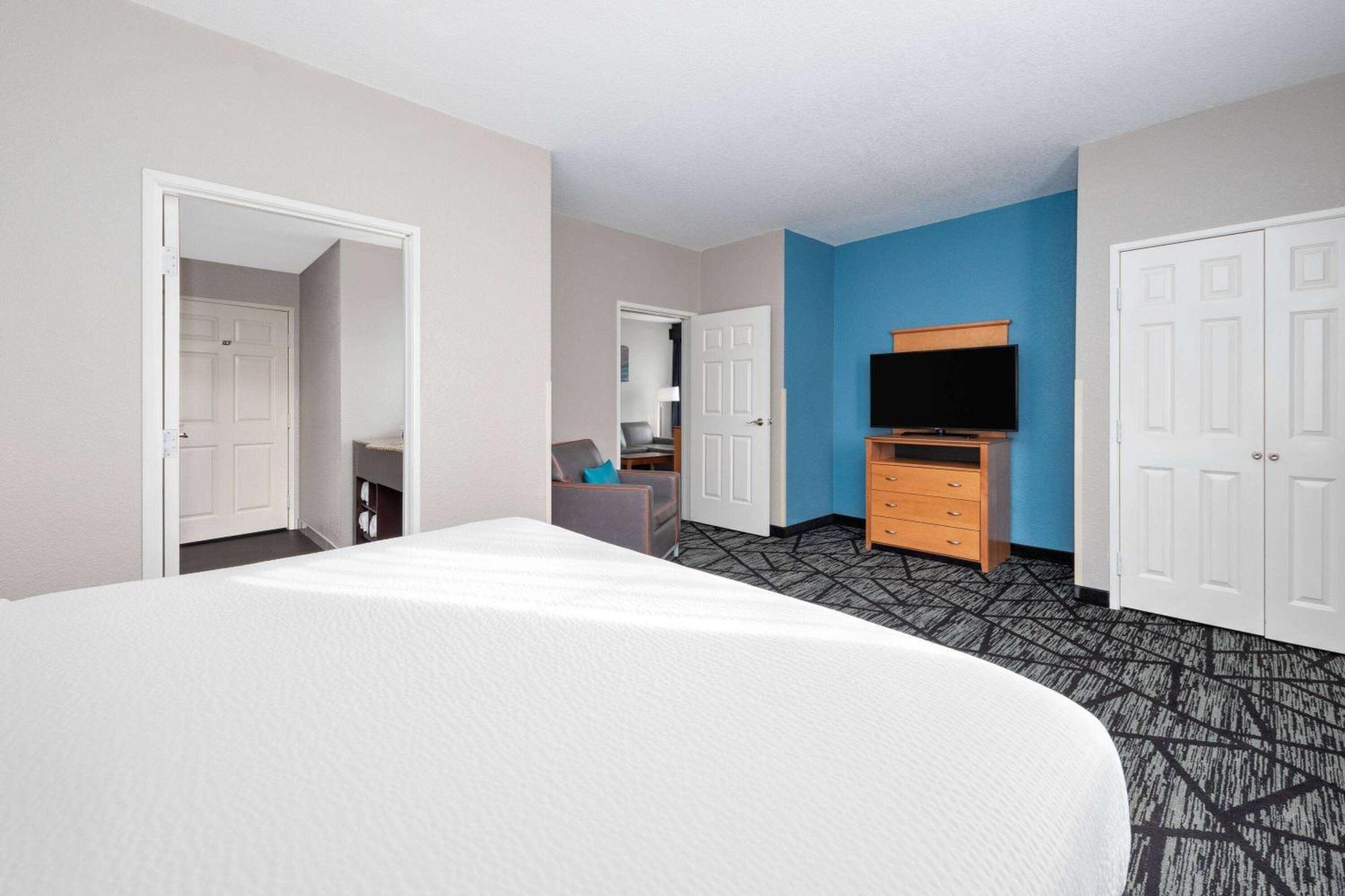 La Quinta By Wyndham Alvarado Exterior photo