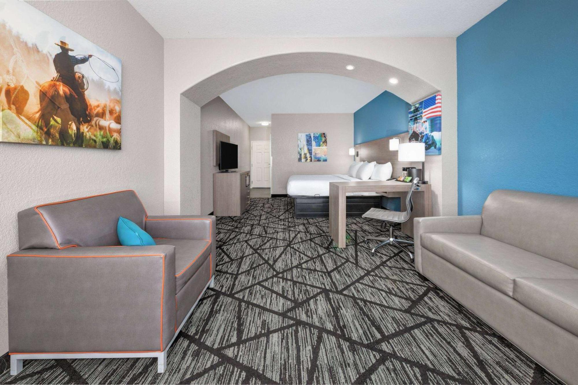 La Quinta By Wyndham Alvarado Exterior photo