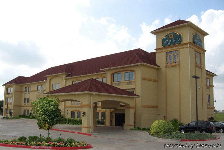 La Quinta By Wyndham Alvarado Exterior photo